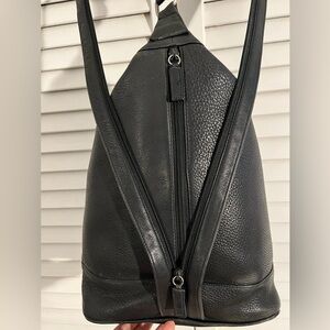 VINTAGE RARE Simon black pebbled leather two way bucket/backpack bag